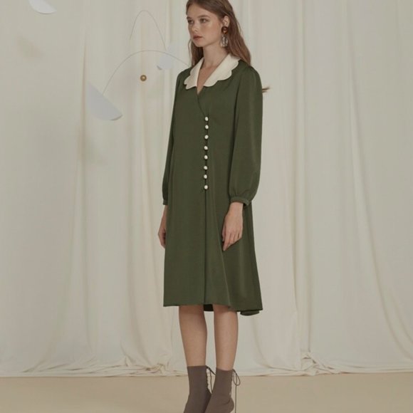 WConcept French Retro Petaloid Collar Khaki Dress with Buttons - Picture 4 of 15